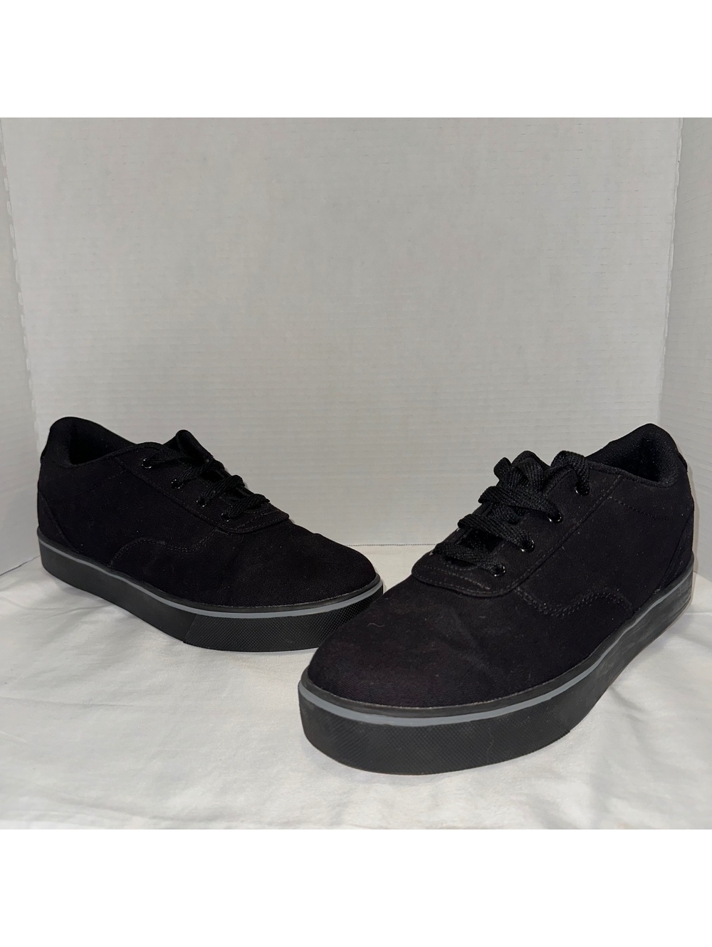 Heelys Black Canvas Skate Shoes with Wheels Size 12